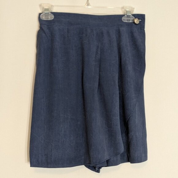 BYER CALIFORNIA Blue Pleated Short Wrap Skort; Size M - Picture 2 of 5